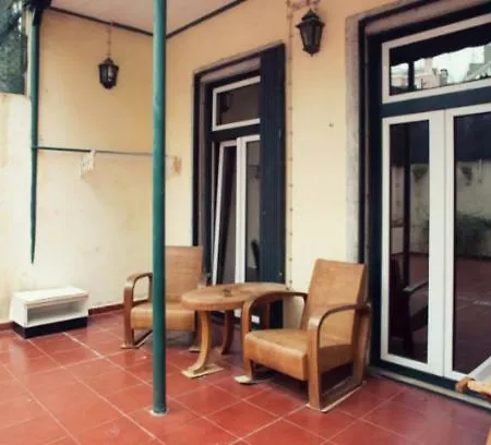 Martim Moniz Private With Courtyard Homestay